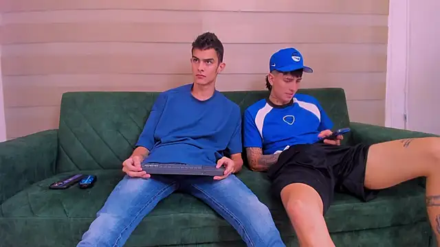 Snapshot of junior_friendss chatting on 09-11-25, 06:13 junior friendss online show from 09-11-25, 06:13