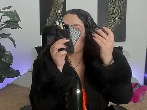 Snapshot of RubyStrong chatting on 11-13-25, 12:15 RubyStrong online show from 11-13-25, 12:15