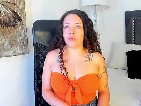 Snapshot of RubyStrong chatting on 02-12-26, 01:50 RubyStrong online show from 02-12-26, 01:50