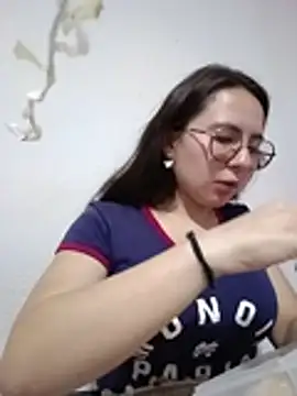 Snapshot of Bella_Sumers chatting on 04-28-26, 06:13 Bella Sumers online show from 04-28-26, 06:13