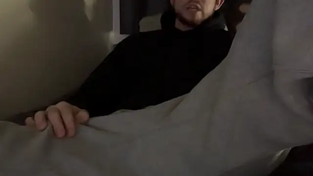 Snapshot of twinkydave chatting on 11-25-25, 06:19 twinkydave online show from 11-25-25, 06:19