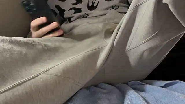 Snapshot of twinkydave chatting on 11-28-25, 02:20 twinkydave online show from 11-28-25, 02:20