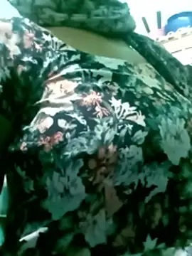 Snapshot of your_favourite_bhabhi chatting on 11-09-25, 01:42 your favourite bhabhi online show from 11-09-25, 01:42