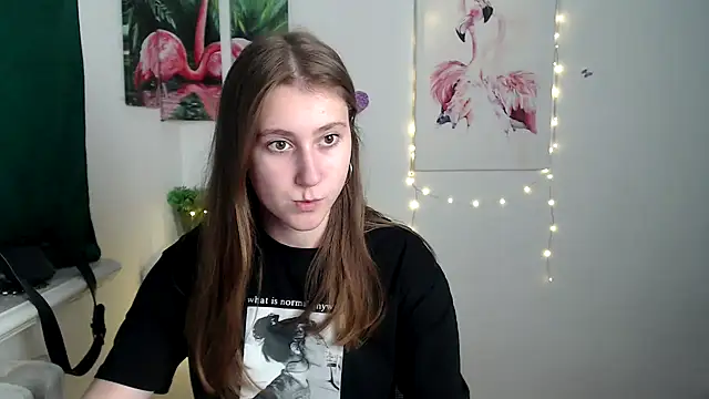 Snapshot of Milka_kamila chatting on 10-11-25, 11:09 Milka kamila online show from 10-11-25, 11:09