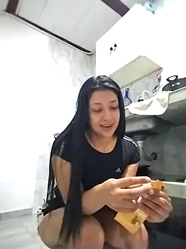 Snapshot of Coralaine_96 chatting on 09-09-25, 03:55 Coralaine 96 online show from 09-09-25, 03:55