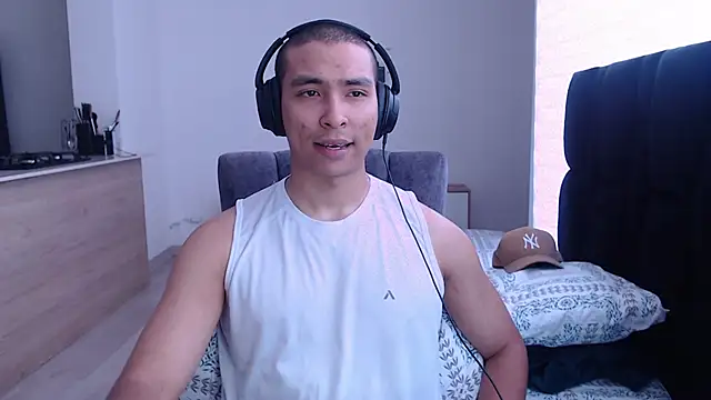 Auron Demon01 online show from 12-19-25, 01:51