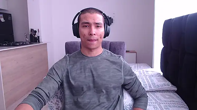 Auron Demon01 online show from 12-22-25, 03:53