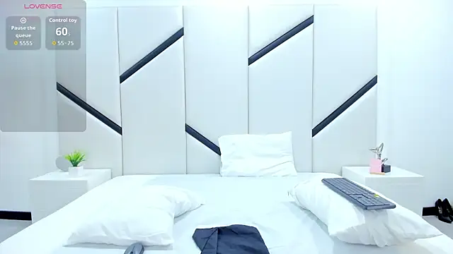 GeraldineSandoval online show from 11-13-25, 07:57