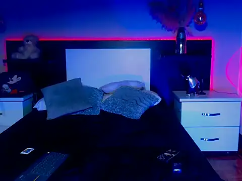 Snapshot of eriikjoness chatting on 11-05-25, 04:23 eriikjoness online show from 11-05-25, 04:23