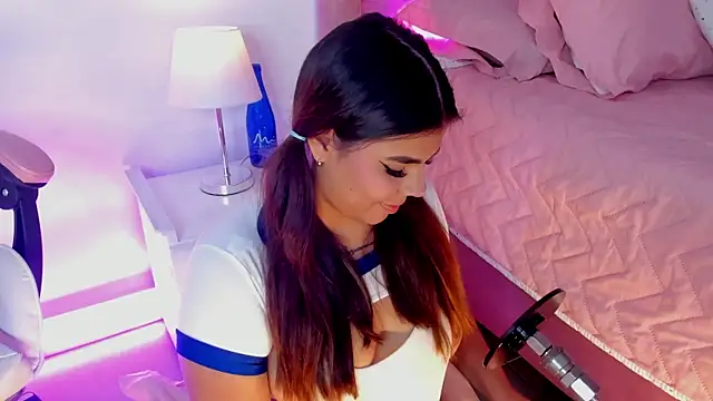 Snapshot of AliceThundeer chatting on 10-02-25, 04:08 AliceThundeer online show from 10-02-25, 04:08