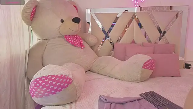 Kenndal tay online show from 02-18-26, 07:10