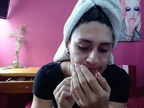 Snapshot of lola_diez chatting on 09-08-25, 04:50 lola diez online show from 09-08-25, 04:50