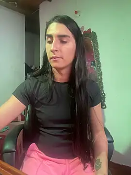 Snapshot of lola_diez chatting on 10-08-25, 07:11 lola diez online show from 10-08-25, 07:11