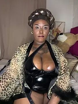Snapshot of QUEEN_NOBUHLE_777 chatting on 06-01-26, 10:33 QUEEN NOBUHLE 777 online show from 06-01-26, 10:33