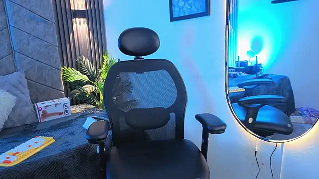 1Anya online show from 12-13-25, 08:14