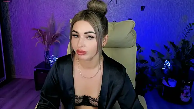 Snapshot of NikkiiStill chatting on 06-29-26, 02:29 NikkiiStill online show from 06-29-26, 02:29