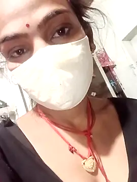 Snapshot of Sharmili_xx chatting on 10-18-25, 11:05 Sharmili xx online show from 10-18-25, 11:05