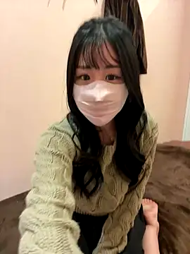 Snapshot of Ema-- chatting on 11-13-25, 10:03 Ema-- online show from 11-13-25, 10:03