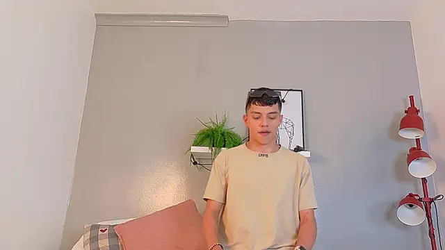 AAronBaker  online show from 09-27-25, 07:41