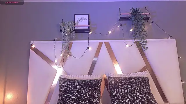 AAronBaker  online show from 10-15-25, 07:36