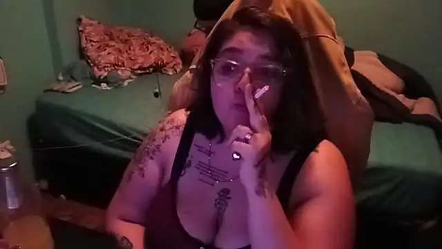 Snapshot of yxngboobs chatting on 06-07-26, 01:32 yxngboobs online show from 06-07-26, 01:32