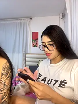 Snapshot of Sweet_and_Rous0 chatting on 09-22-25, 02:24 Sweet and Rous0 online show from 09-22-25, 02:24