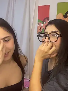 Snapshot of Sweet_and_Rous0 chatting on 10-17-25, 03:42 Sweet and Rous0 online show from 10-17-25, 03:42