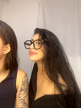 Snapshot of Sweet_and_Rous0 chatting on 10-27-25, 03:43 Sweet and Rous0 online show from 10-27-25, 03:43