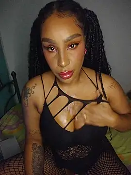 Queen Amara online show from 05-25-26, 04:07