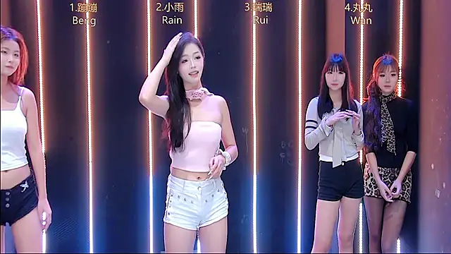 queen-001 online show from 11-13-25, 12:15