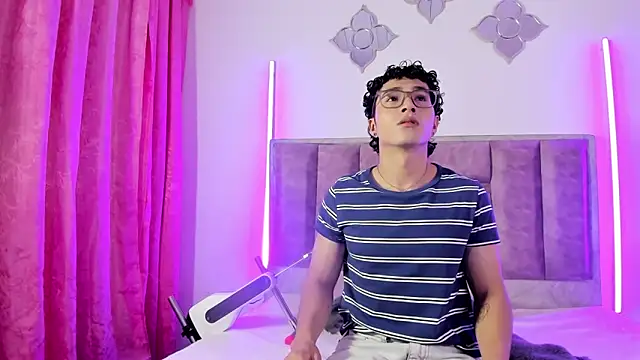 Snapshot of 0anonimo_bottom1 chatting on 09-14-25, 07:46 0anonimo bottom1 online show from 09-14-25, 07:46