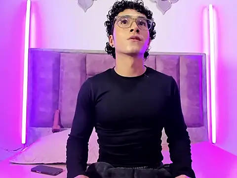 Snapshot of 0anonimo_bottom1 chatting on 09-25-25, 08:23 0anonimo bottom1 online show from 09-25-25, 08:23