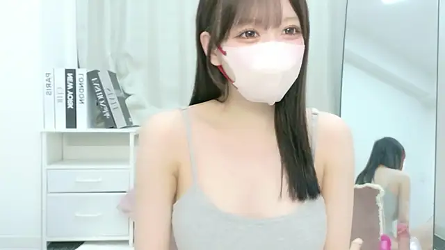Snapshot of roachan_ chatting on 07-13-26, 02:20 roachan online show from 07-13-26, 02:20