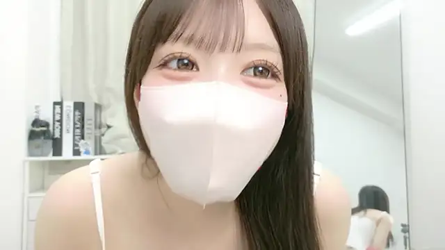 Snapshot of roachan_ chatting on 07-17-26, 01:40 roachan online show from 07-17-26, 01:40