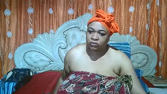 Snapshot of BUSTY_QUEEEN chatting on 10-20-25, 06:25 BUSTY QUEEEN online show from 10-20-25, 06:25