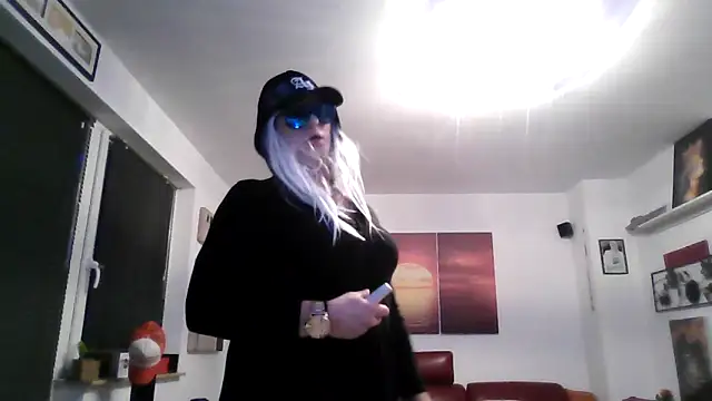 hellgirl1980 online show from 09-30-25, 08:47