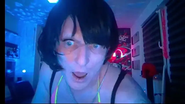 hellgirl1980 online show from 06-18-26, 09:30