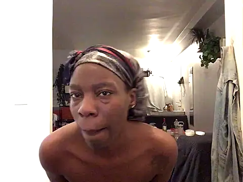 Snapshot of littyleesh1 chatting on 09-26-25, 03:32 littyleesh1 online show from 09-26-25, 03:32