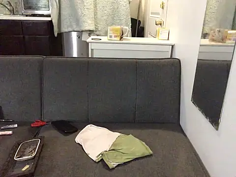 Snapshot of littyleesh1 chatting on 10-19-25, 05:30 littyleesh1 online show from 10-19-25, 05:30