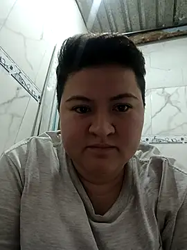 Snapshot of Noha_Whiitee chatting on 11-18-25, 03:34 Noha Whiitee online show from 11-18-25, 03:34