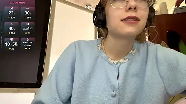 Snapshot of LouieRutt chatting on 09-12-25, 09:31 LouieRutt online show from 09-12-25, 09:31