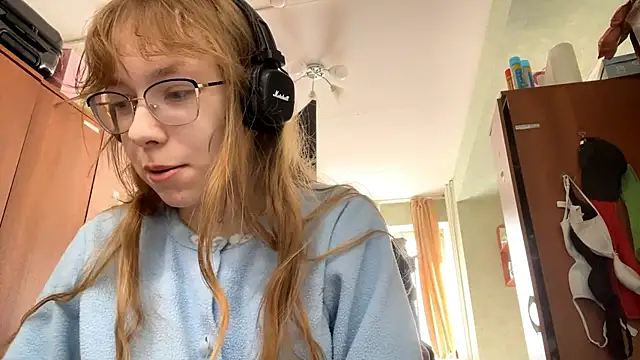 Snapshot of LouieRutt chatting on 09-14-25, 09:52 LouieRutt online show from 09-14-25, 09:52