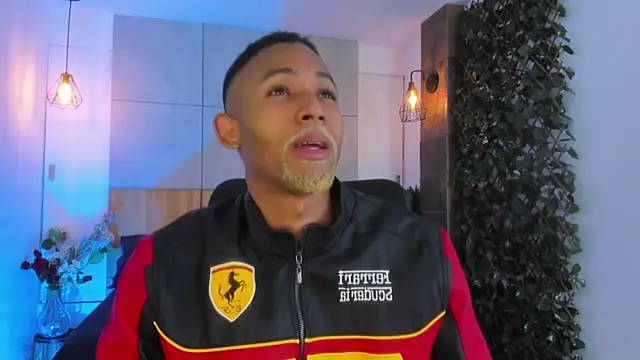 Snapshot of B_Wild chatting on 09-18-25, 03:52 B Wild online show from 09-18-25, 03:52