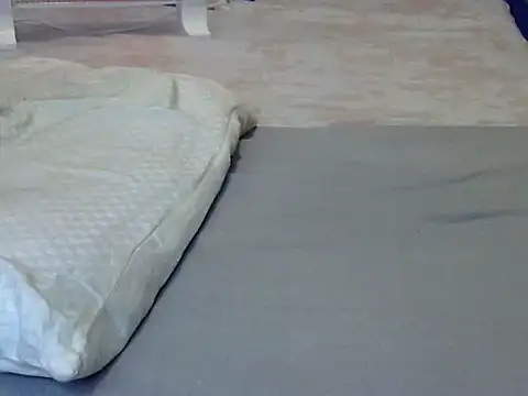 Snapshot of Playroom_queen chatting on 12-18-25, 11:33 Playroom queen online show from 12-18-25, 11:33