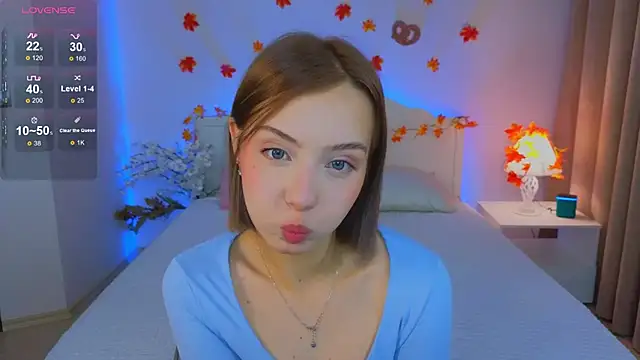 Snapshot of LumMina chatting on 09-25-25, 10:41 LumMina online show from 09-25-25, 10:41