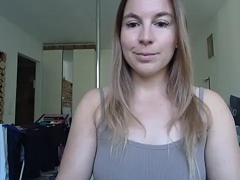 Snapshot of story_of_sarah chatting on 09-15-25, 08:14 story of sarah online show from 09-15-25, 08:14