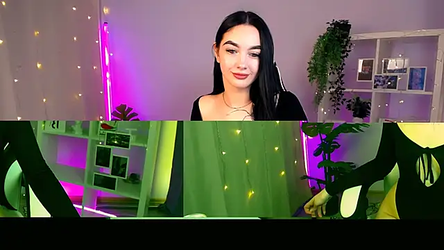 MonicaTess online show from 11-27-25, 04:03