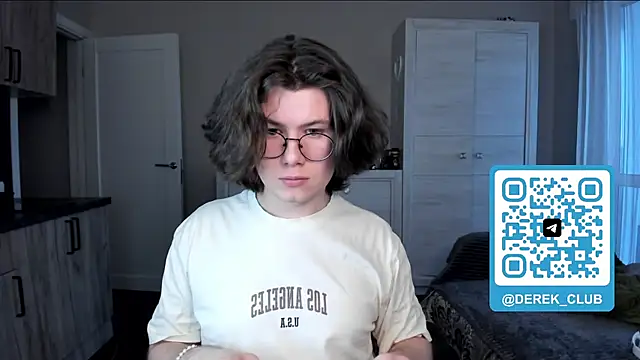 Snapshot of Derek_Shameless chatting on 04-25-26, 04:26 Derek Shameless online show from 04-25-26, 04:26