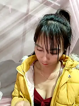 Yumyum kiw online show from 12-19-25, 05:58