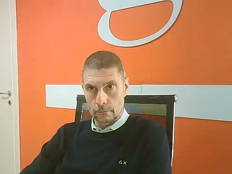 Snapshot of max79ve31 chatting on 11-14-25, 01:21 max79ve31 online show from 11-14-25, 01:21